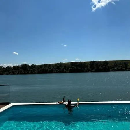 Riverhouse Pier فيلة بلغراد