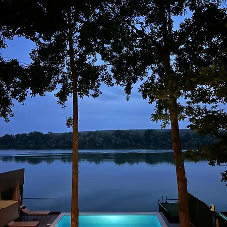 Riverhouse Pier بلغراد